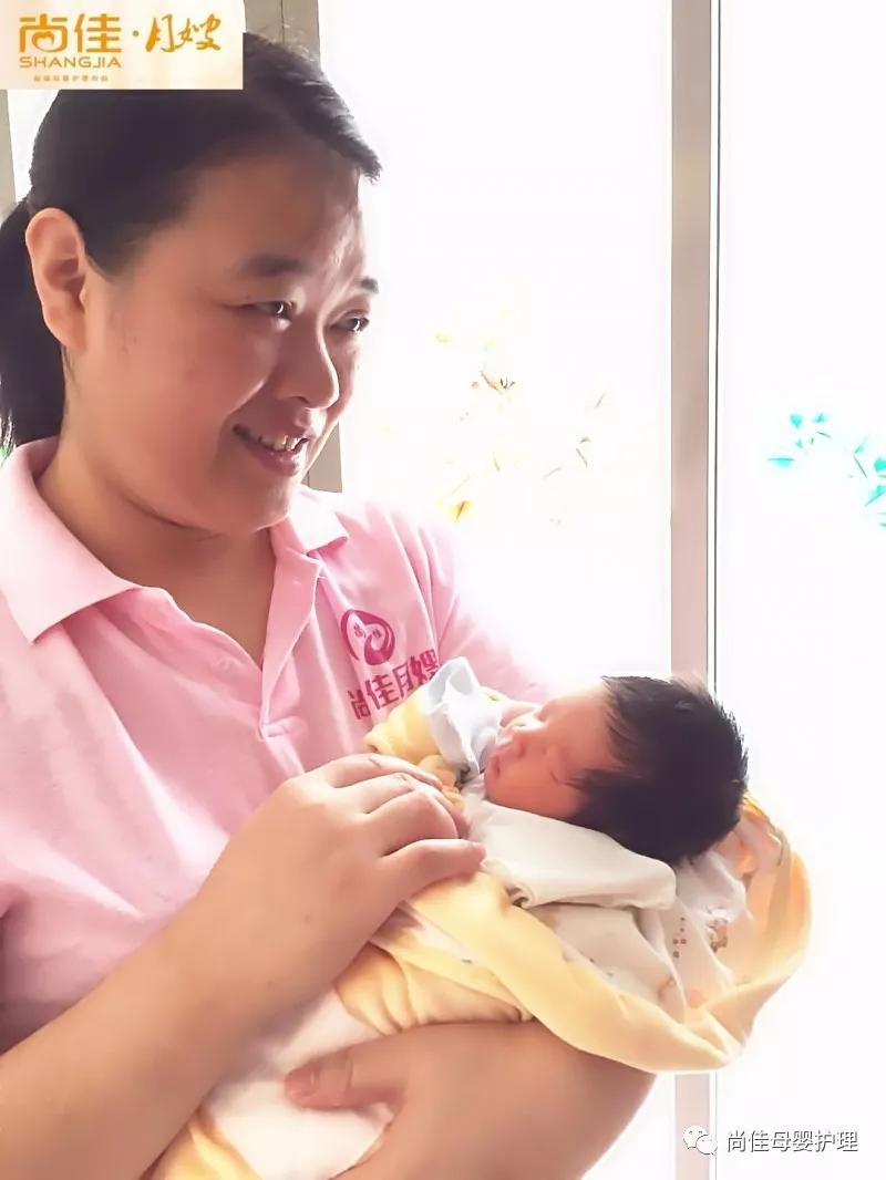 尚佳專業(yè)月嫂 | 母親生病丨 是否需停止哺乳？