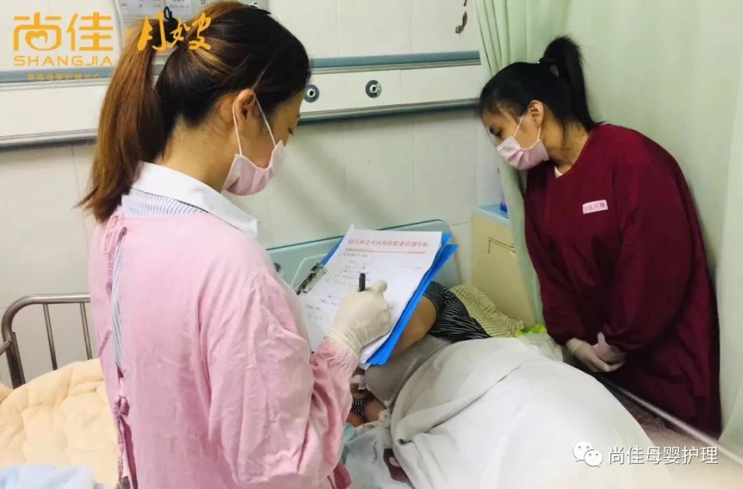 尚佳專業(yè)月嫂丨母乳丨你還認(rèn)為初乳很臟，要擠掉的嗎？