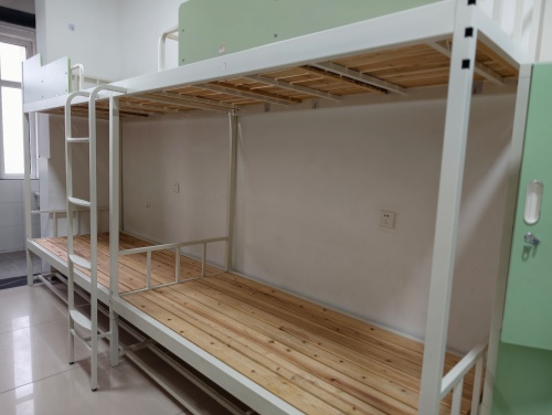 石家莊東華鐵路學(xué)校學(xué)生讓帶手機(jī)嗎？